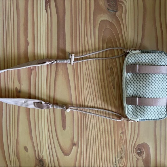 Lululemon Clippable Nano Pouch - Picture 5 of 8